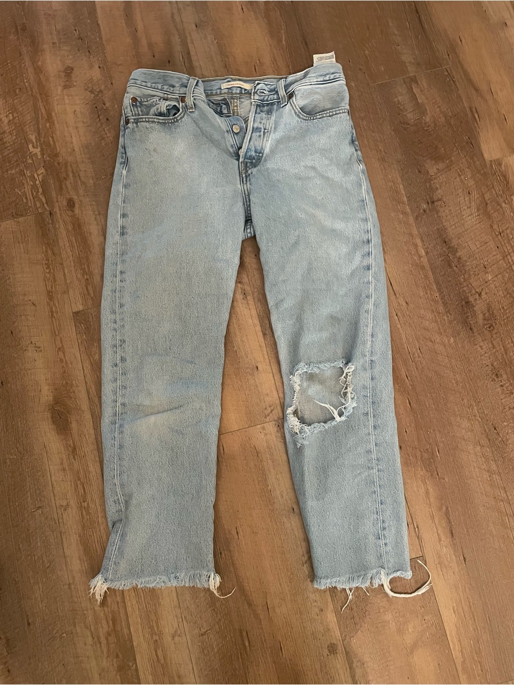 Levi’s Wedgie Straight Light Wash Jeans Size 28